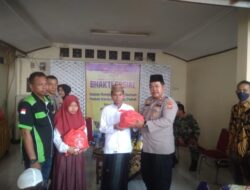 Bhakti Sosial Dalam Rangka Jumat Berkah Polsek Karawang Kota Kepada Kaum Dhuafa dan Santunan Anak Yatim Piatu