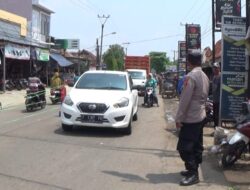 Pemudik Ramai Memadati Jalur Alternatif Jalan Syeh Quro Karawang