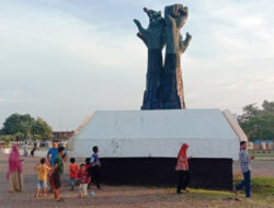 Kumuh !!! Monumen Tugu Proklamasi Perjuangan Karawang Di Duga Tak Terawat