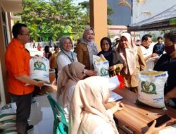 Perum Bulog Sub Divre Karawang Salurkan 1.718 Ton Beras Untuk 30 Kecamatan Di Kabupaten Karawang