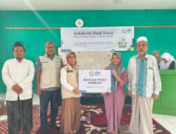 YBM PLN Gelar Aksi Kemanusiaan kegiatan Solidarity Food Truck, Kini Di Ponpes Kecamatan Tegalwaru Karawang