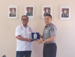 IWO Indonesia Berikan Penghargaan Golden Award 2024 Kepada Kalapas Kelas II A Karawang