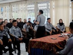 Kalapas Kelas IIA Karawang Sampaikan 3+1 Dan Pengayoman Tentang Tupoksi Kepada Seluruh Petugas Tunas Muda